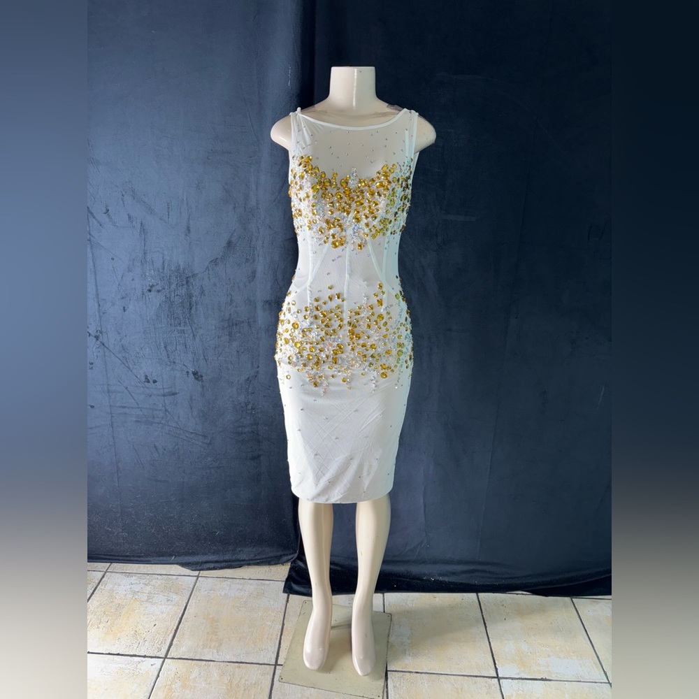 Elegant White and Gold Women's Dress by mandalay